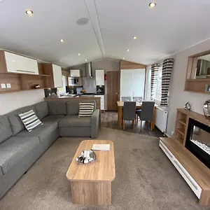 6 Berth Beautiful Caravan Holiday home